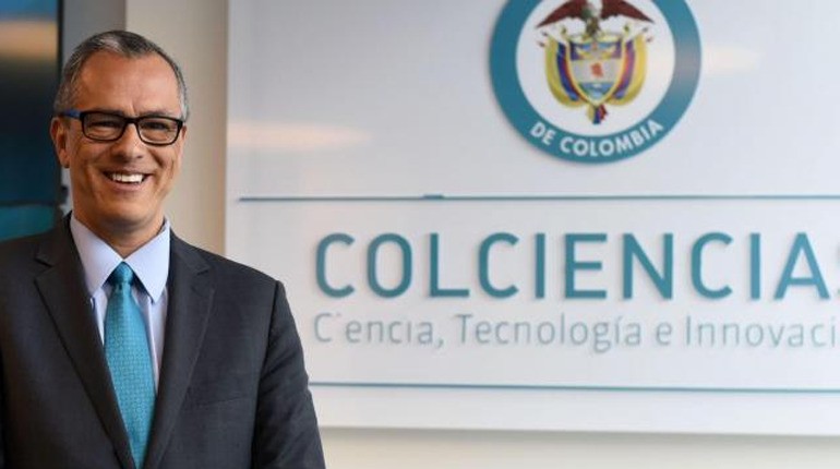 Diego Hernández deja el MinCiencias